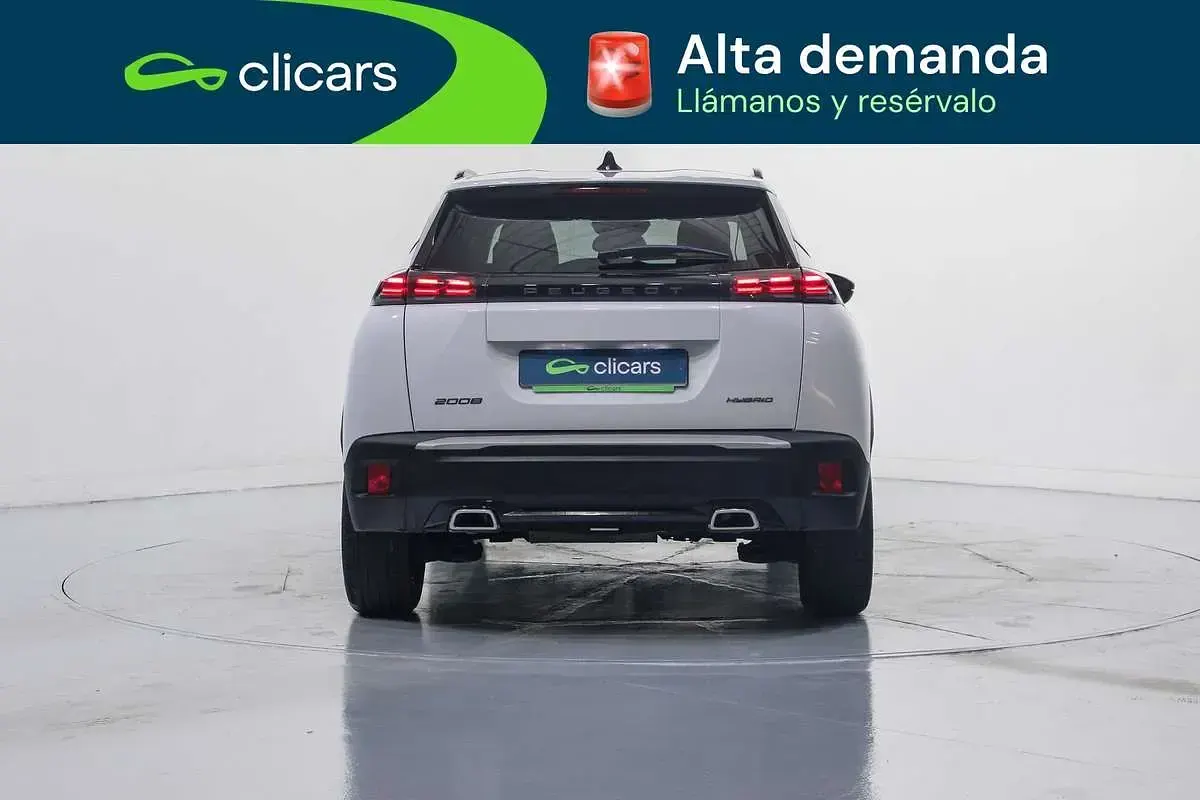 Usado Peugeot 2008 Allure 136 CV (100 kW) 2025 Blanco SUV