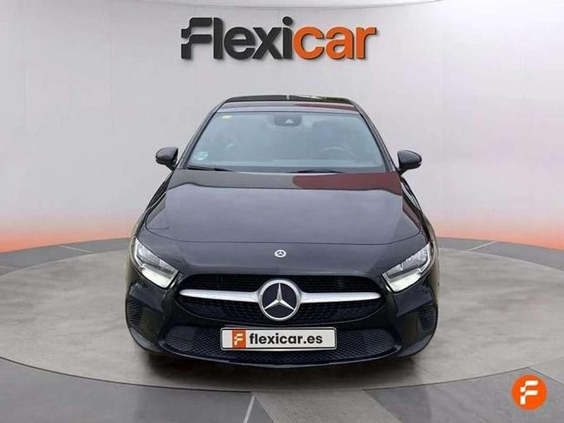 Usado Mercedes A180 116 CV (85 kW) 2019 Negro Utilitario