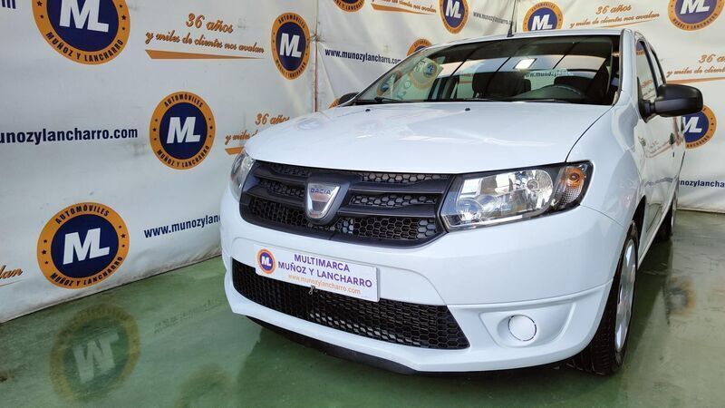 Usado Dacia Sandero Ambiance 75 CV (55 kW) 2016 Blanco Utilitario