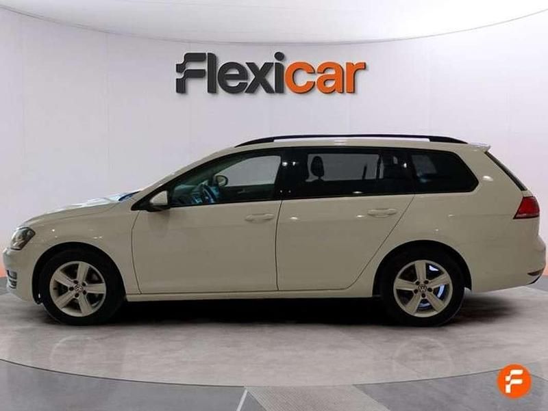 Usado VW Golf VII Advance 105 CV (77 kW) 2015 Blanco Familiar