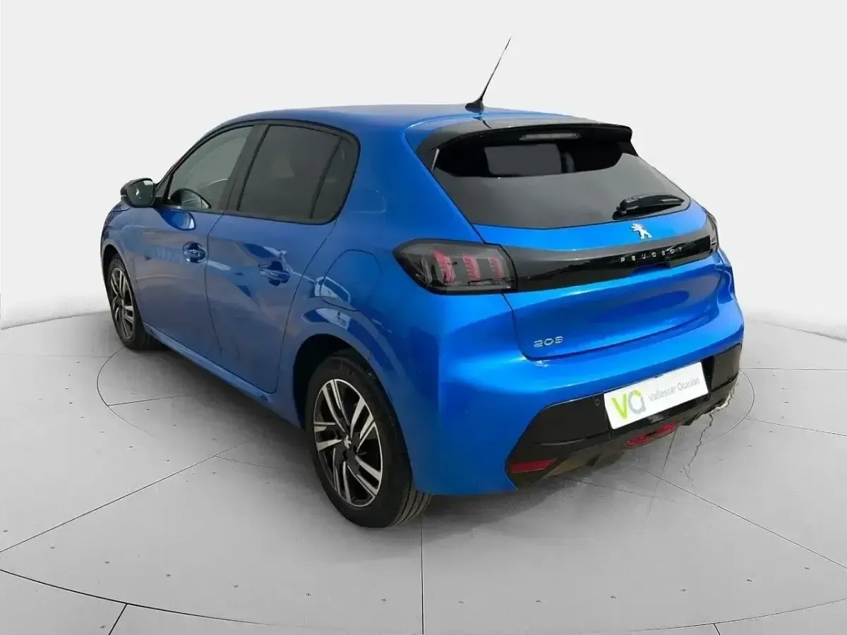 Usado Peugeot 208 Allure 101 CV (74 kW) 2023 Azul Utilitario