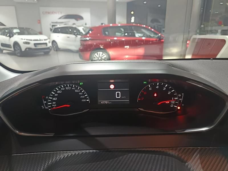 Rojo Usado 2023 Peugeot 208 Allure Utilitario | 13.900 € (Precio justo) - Imagen 1/4