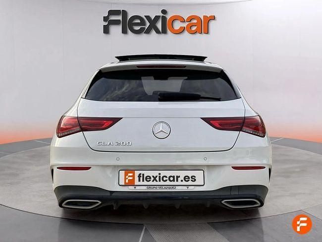 Usado Mercedes CLA200 Shooting Brake 163 CV (119 kW) 2021 Blanco Familiar