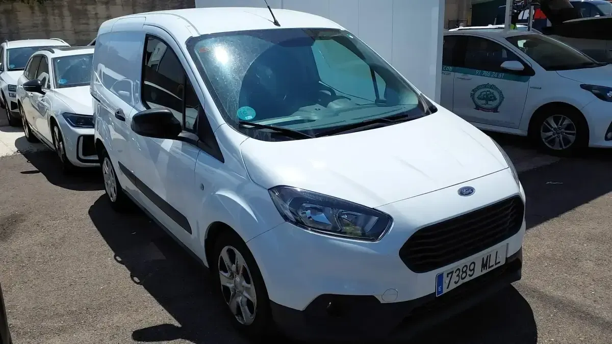 Usado Ford Transit Courier Trend 102 CV (75 kW) 2023 Blanco Van