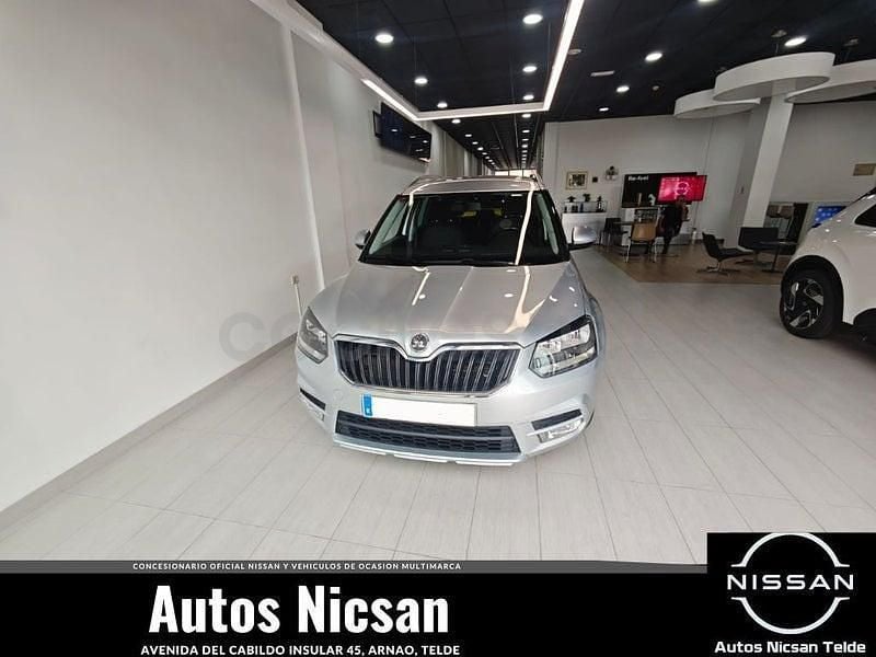 Usado Skoda Yeti Active 122 CV (89 kW) 2014 Gris / plata SUV