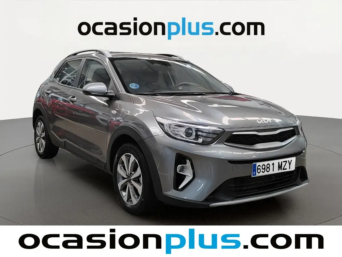 Usado Kia Stonic 101 CV (74 kW) 2025 Gris SUV