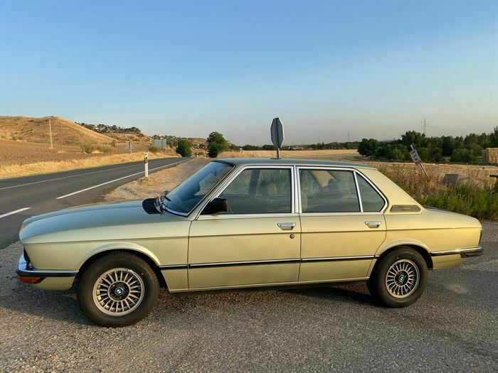 Usado BMW 525 150 CV (110 kW) 1981 Verde Berlina