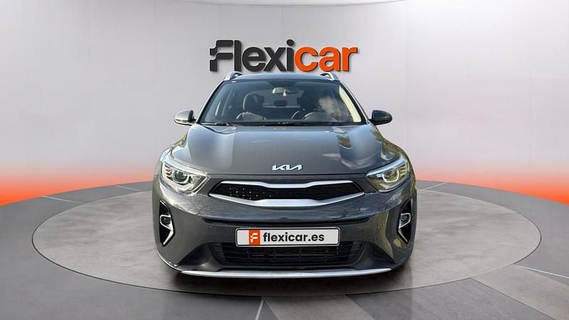 Usado Kia Stonic 84 CV (61 kW) 2022 Gris SUV