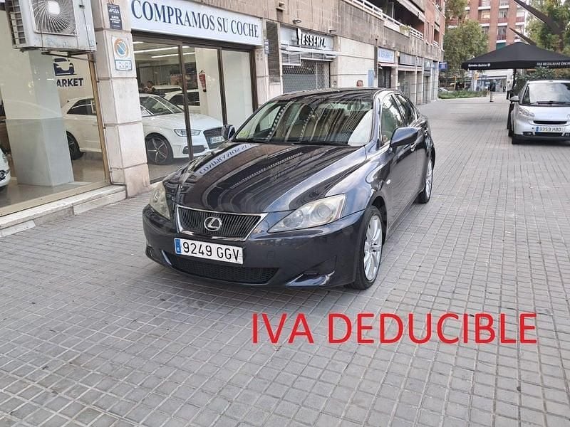 Usado Lexus IS220d Luxury Line 177 CV (130 kW) 2008 Gris / plata Berlina