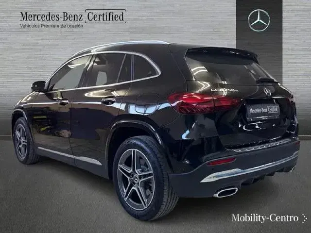 Usado Mercedes GLA250 218 CV (160 kW) 2025 Negro noche SUV