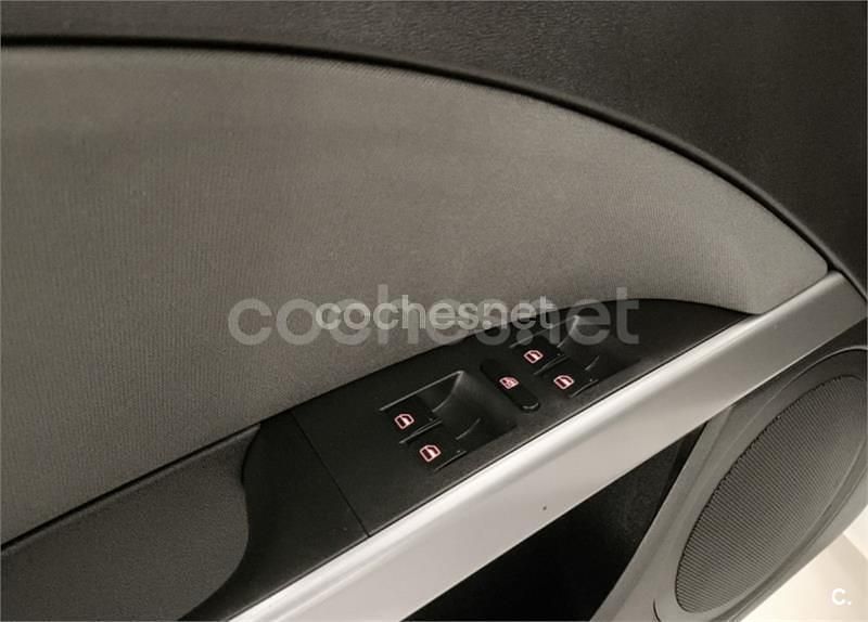 Usado Seat Leon Style 105 CV (77 kW) 2010 Blanco Utilitario