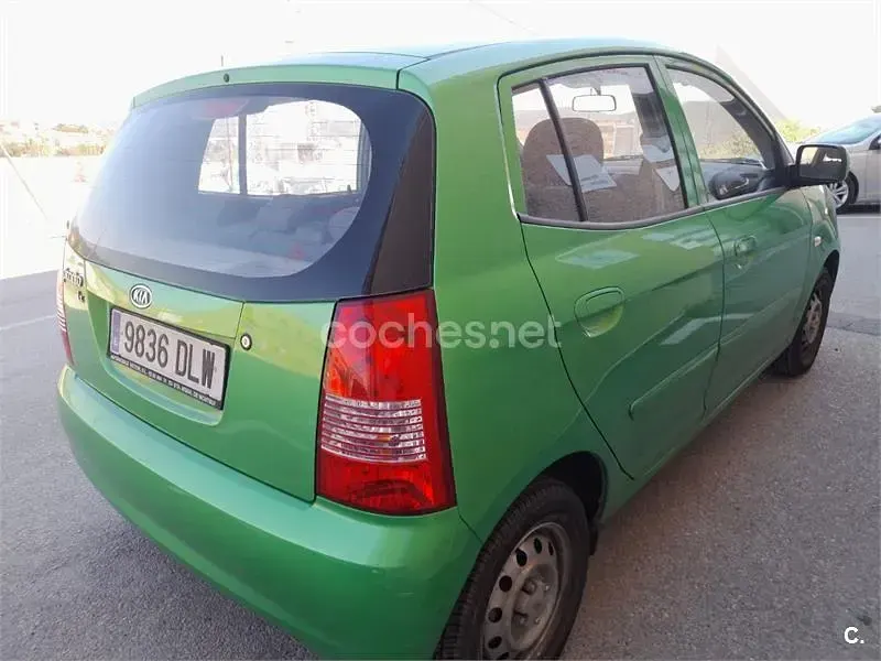 Usado Kia Picanto LX 61 CV (44 kW) 2005 Verde Utilitario