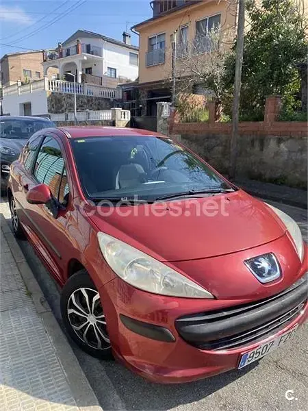 Usado Peugeot 207 Premium 90 CV (66 kW) 2008 Granate Berlina