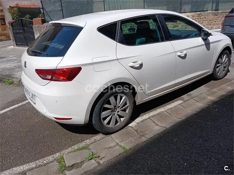 Usado Seat Leon Style 110 CV (80 kW) 2016 Blanco Berlina