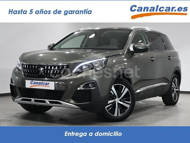 Usado Peugeot 5008 Allure 130 CV (95 kW) 2020 Gris Monovolumen
