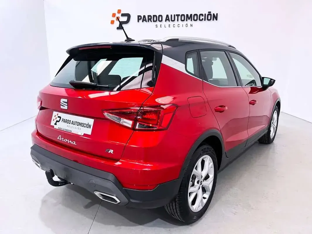 Usado Seat Arona FR 109 CV (80 kW) 2024 Rojo SUV