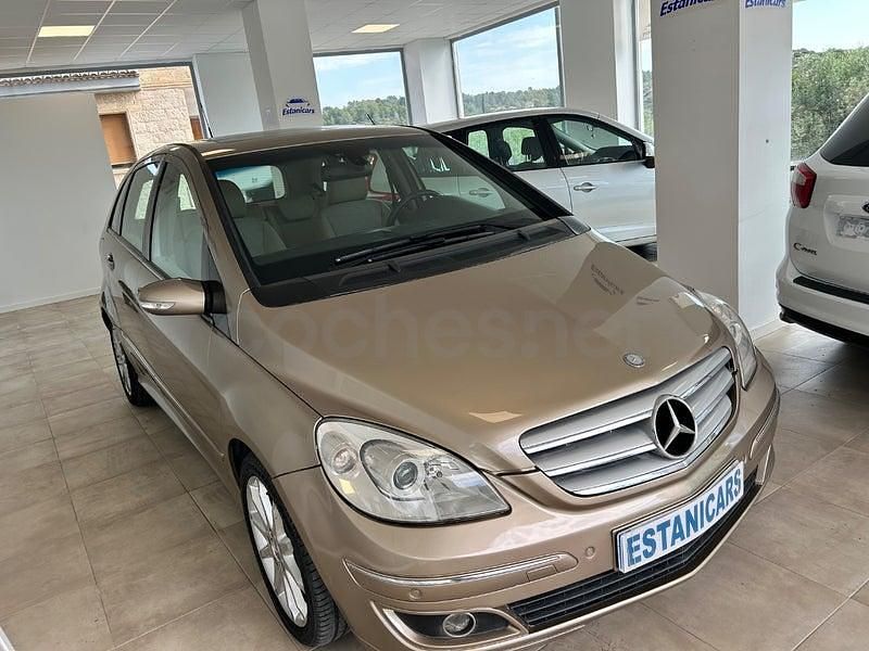 Usado Mercedes B180 109 CV (80 kW) 2007 Beige Monovolumen
