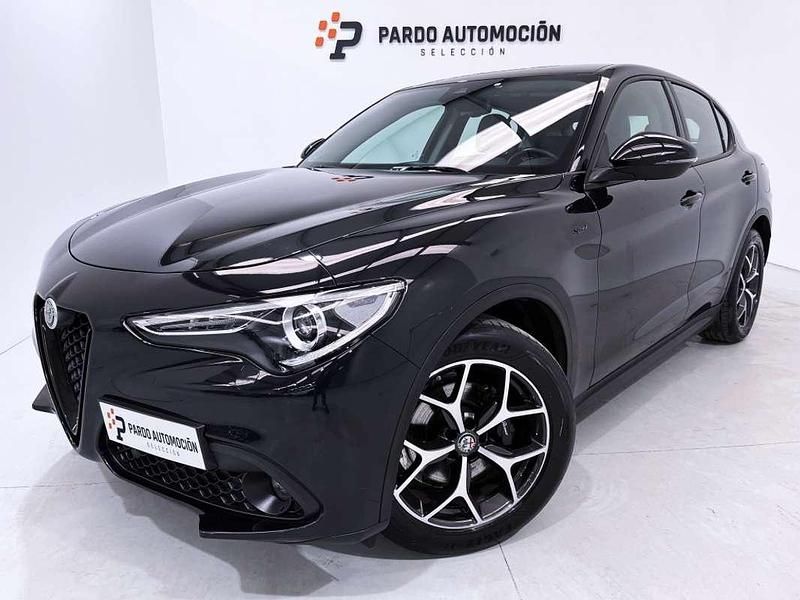 Usado Alfa Romeo Stelvio Sprint 190 CV (139 kW) 2021 Negro SUV