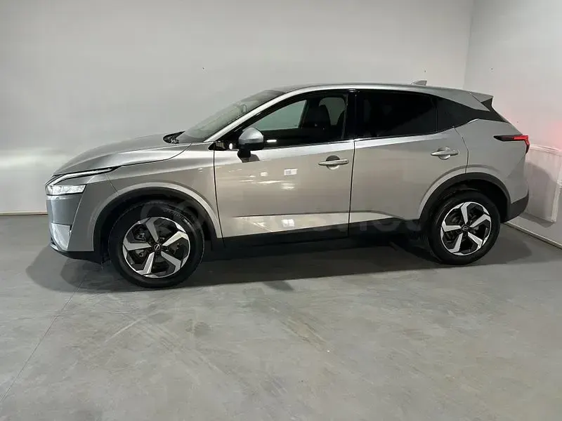 Usado Nissan Qashqai N-Connecta 140 CV (102 kW) 2024 Gris / plata SUV