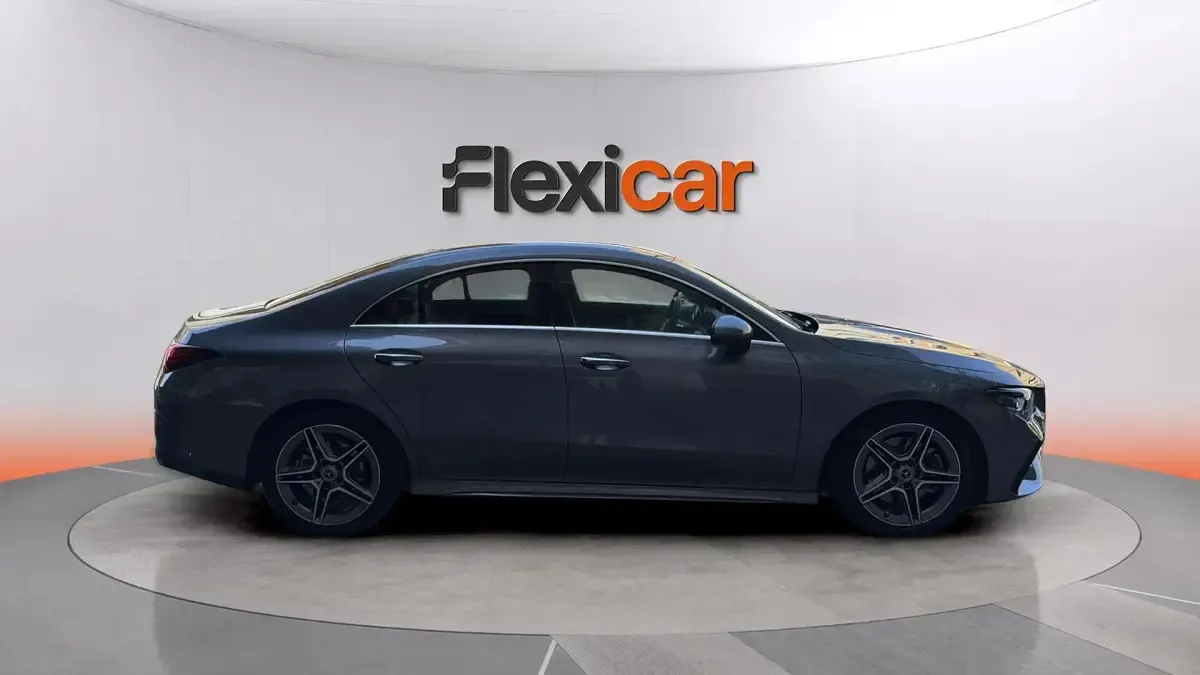 Usado Mercedes CLA200 163 CV (119 kW) 2024 Gris Coupe