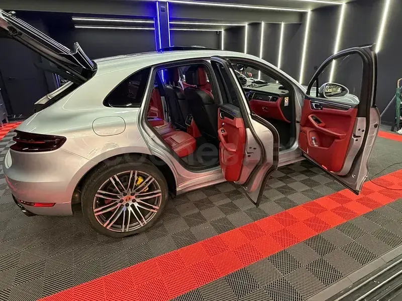 Usado Porsche Macan Turbo 400 CV (294 kW) 2016 Gris / plata SUV