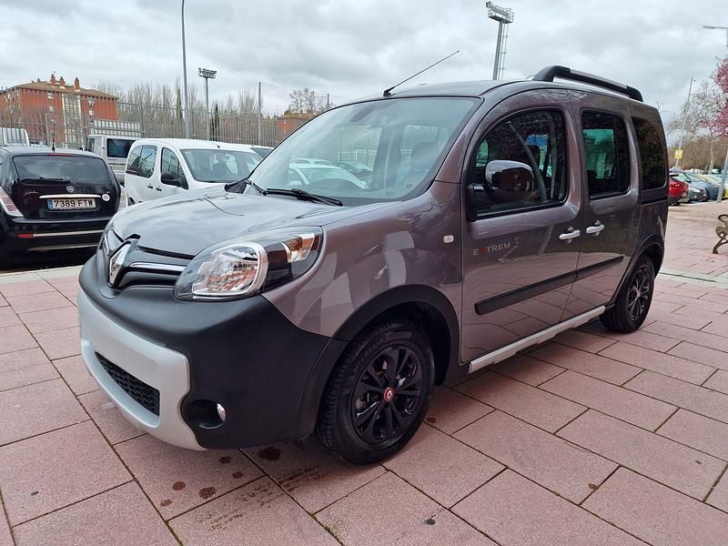 Usado Renault Kangoo 90 CV (66 kW) 2018 Gris Monovolumen