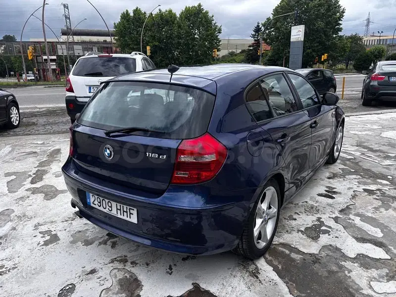 Usado BMW 118 Sport Line 143 CV (105 kW) 2011 Azul Utilitario