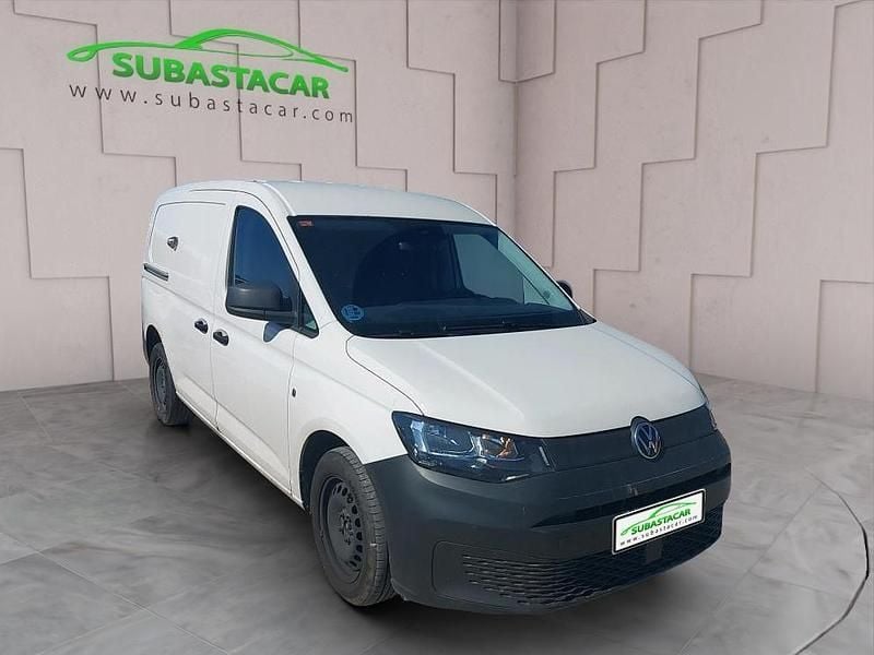 Usado VW Caddy Maxi 102 CV (75 kW) 2021 Blanco Monovolumen