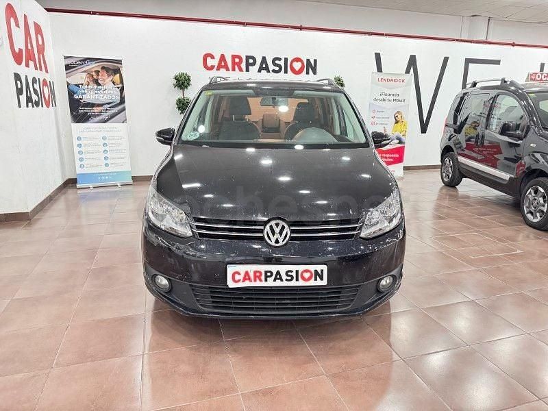 Usado VW Touran Advance 105 CV (77 kW) 2015 Negro Monovolumen