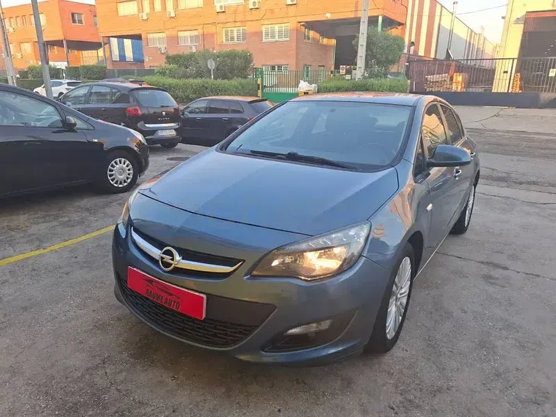 Usado Opel Astra Selective 110 CV (80 kW) 2016 Azul Berlina