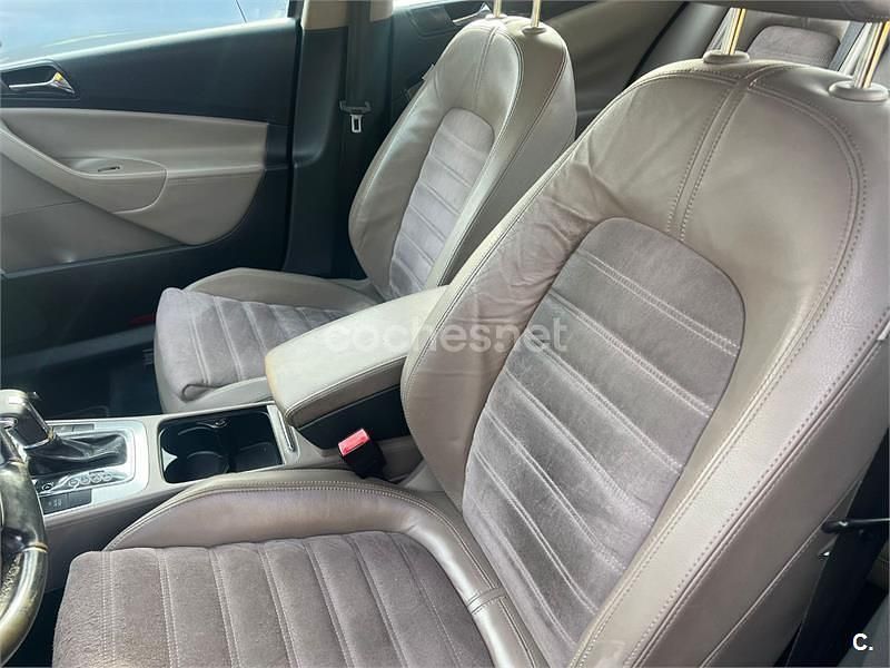 Usado VW Passat Highline 140 CV (102 kW) 2008 Negro Berlina