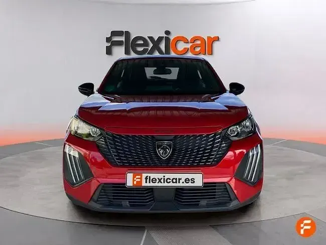 Usado Peugeot 2008 Active 100 CV (73 kW) 2023 Rojo SUV