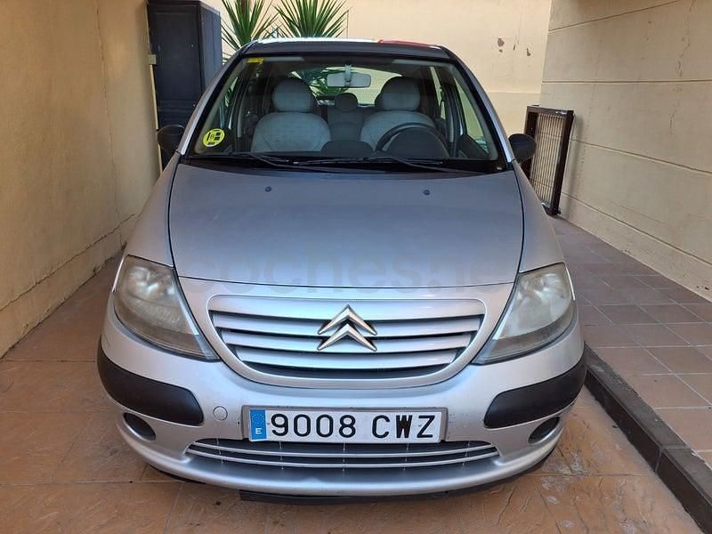 Usado Citroën C3 61 CV (44 kW) 2004 Gris / plata Berlina