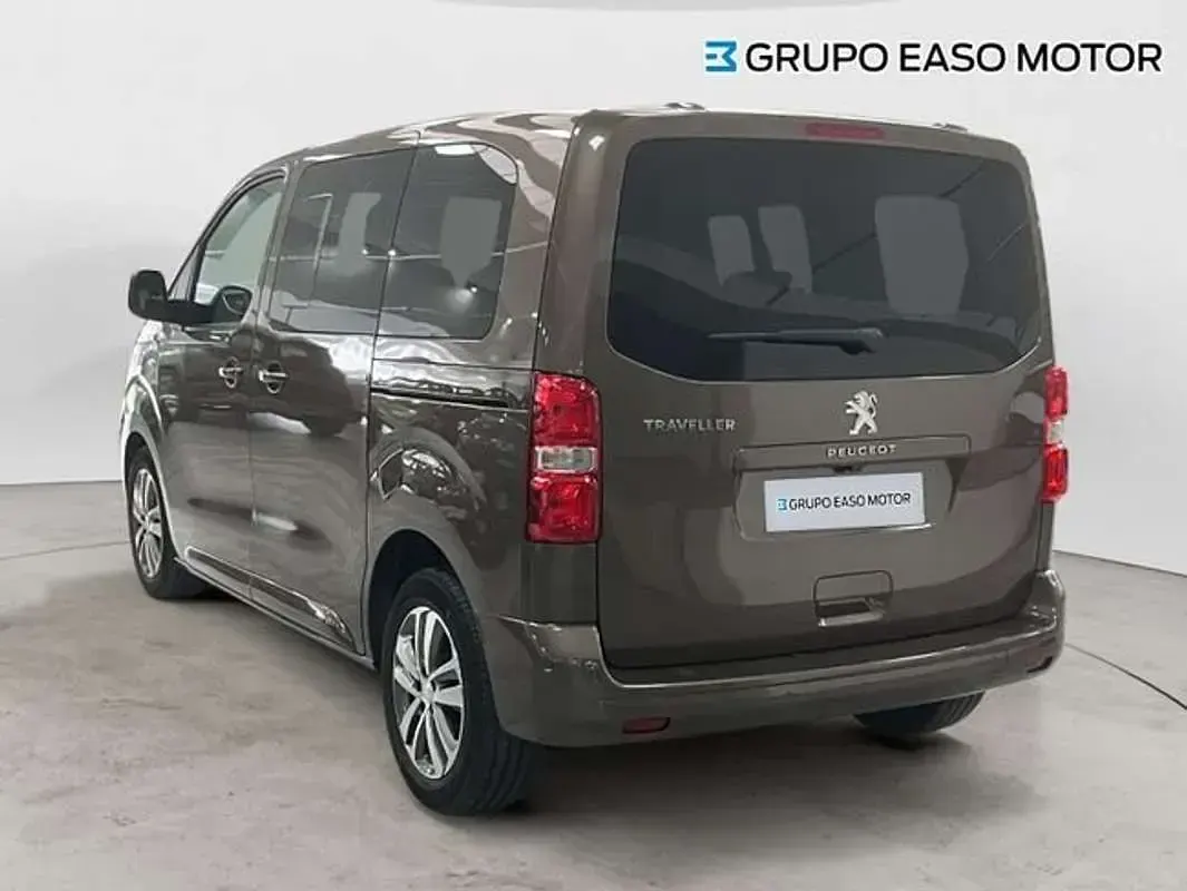 Usado Peugeot Traveller Active 120 CV (88 kW) 2021 Marrón Monovolumen