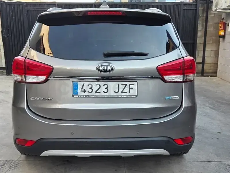 Usado Kia Carens 115 CV (84 kW) 2017 Beige Monovolumen