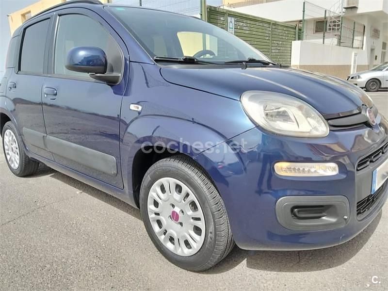 Usado Fiat Panda Lounge 69 HP (50 kW) 2016 Azul Citadino