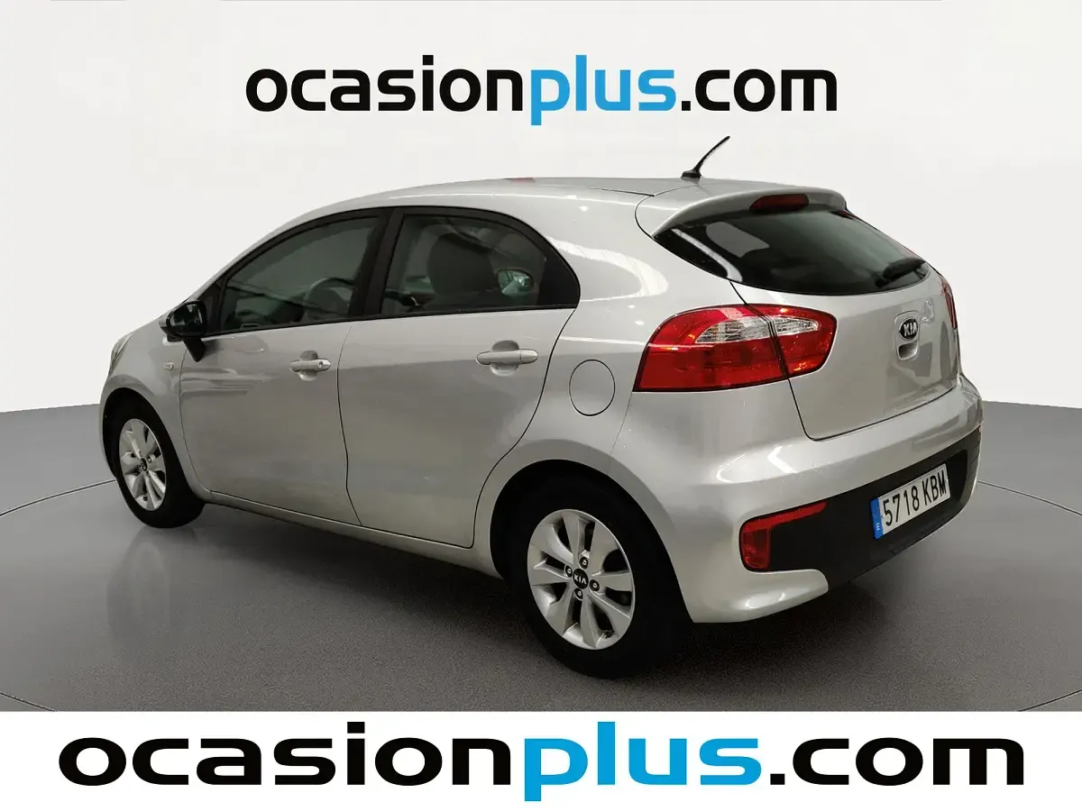 Usado Kia Rio 84 CV (61 kW) 2017 Gris plata Utilitario