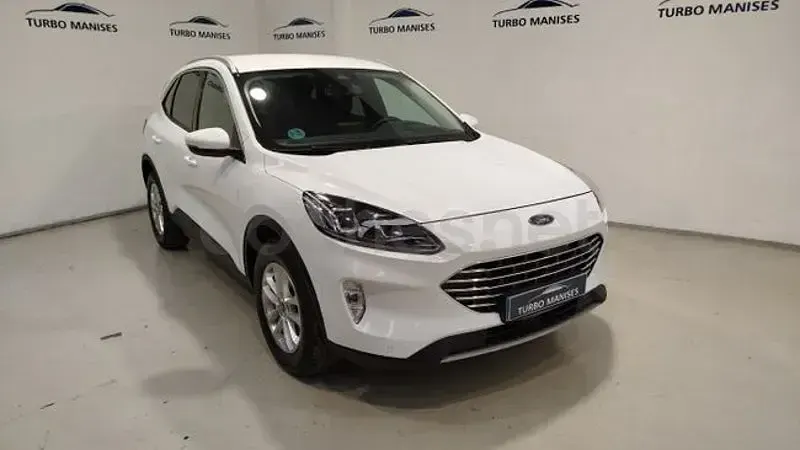 Usado Ford Kuga Titanium 120 CV (88 kW) 2023 Blanco SUV