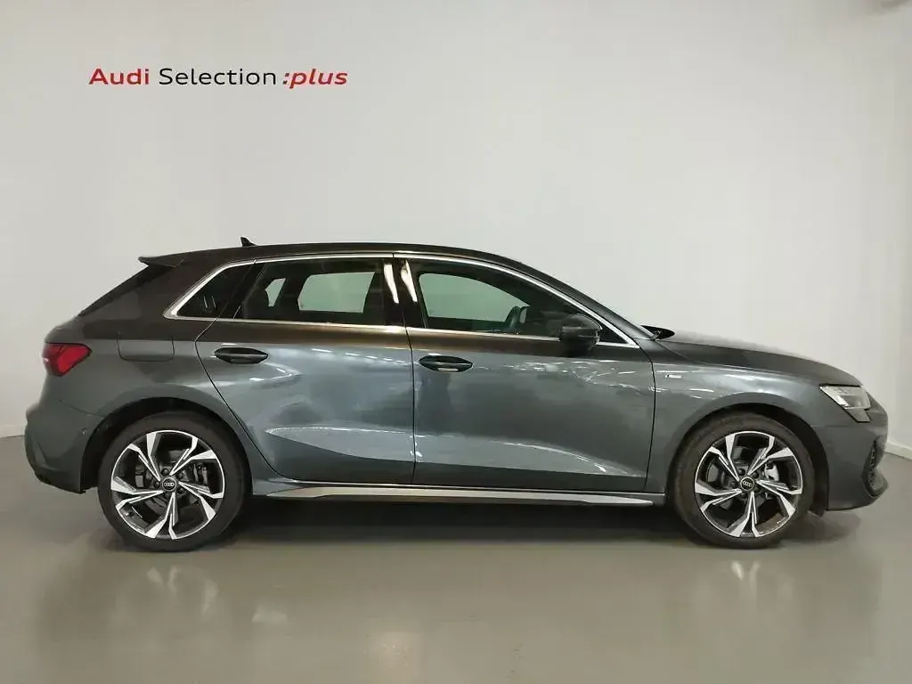 Usado Audi A3 e-tron S-Line 204 CV (150 kW) 2025 Gris Utilitario