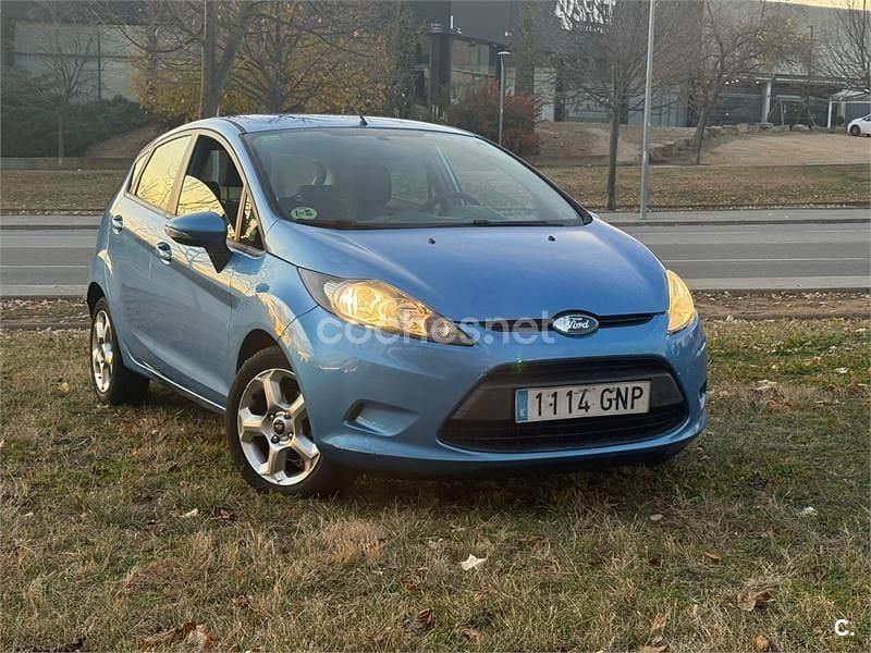 Azul Usado 2009 Ford Fiesta Trend Berlina | 3190 € (Precio justo) - Imagen 1/4