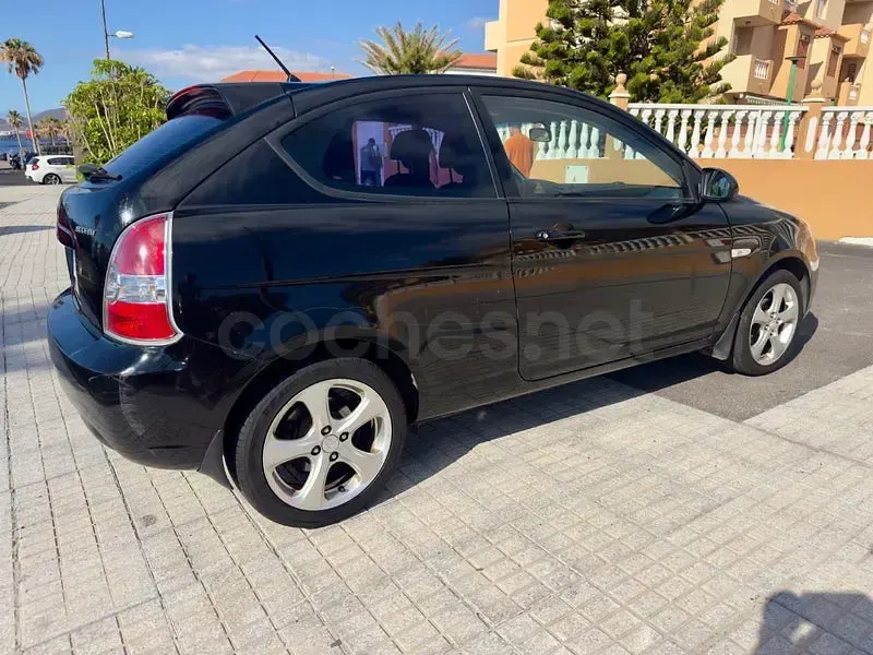 Usado Hyundai Accent 97 CV (71 kW) 2009 Negro Berlina