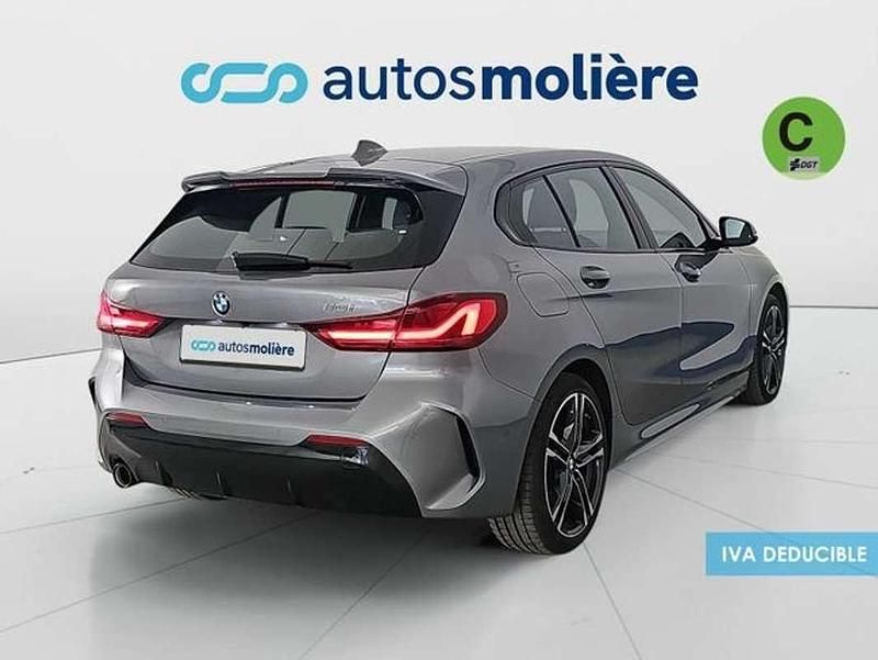 Usado BMW 118 Comfort Edition 136 CV (100 kW) 2023 Gris Utilitario