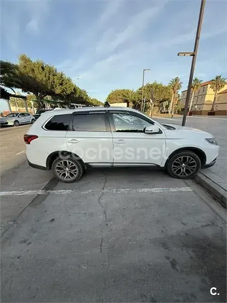 Usado Mitsubishi Outlander Motion 150 CV (110 kW) 2018 Blanco SUV