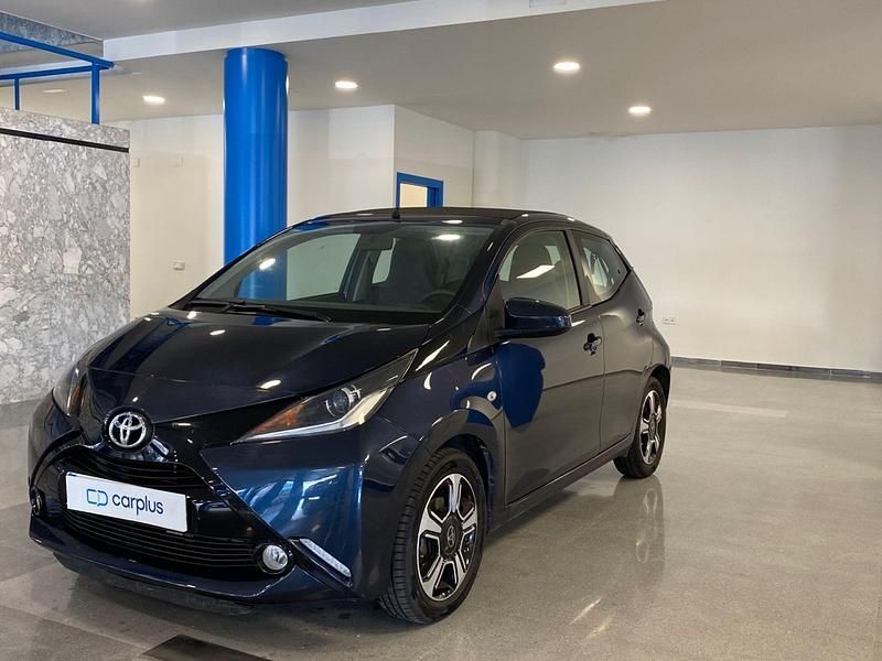 Negro Usado 2018 Toyota Aygo x-sky Utilitario | 11.790 € (Un poco caro) - Imagen 1/4