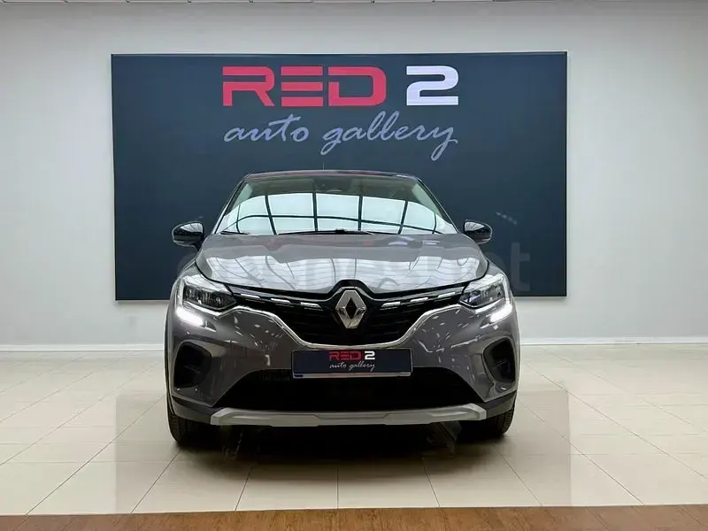 Usado Renault Captur Zen 90 CV (66 kW) 2022 Gris / plata SUV