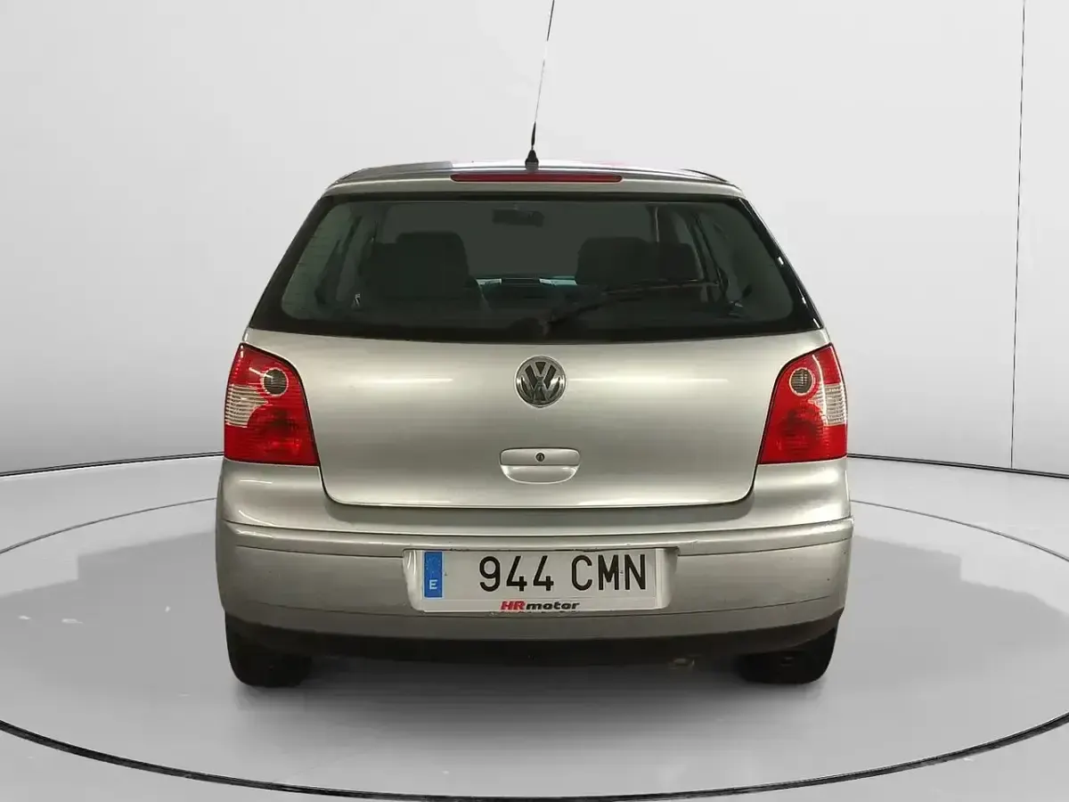 Brugt VW Polo Highline 80 HK (58 kW) 2003 Grå Sedan