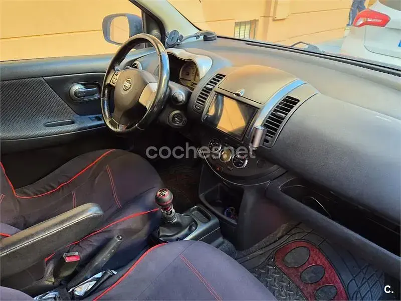 Begagnad Nissan Note Tekna 86 HK (63 kW) 2007 Röd Halvkombi