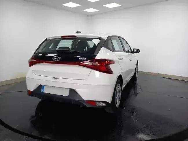 Usado Hyundai i20 101 CV (74 kW) 2021 Blanco Utilitario