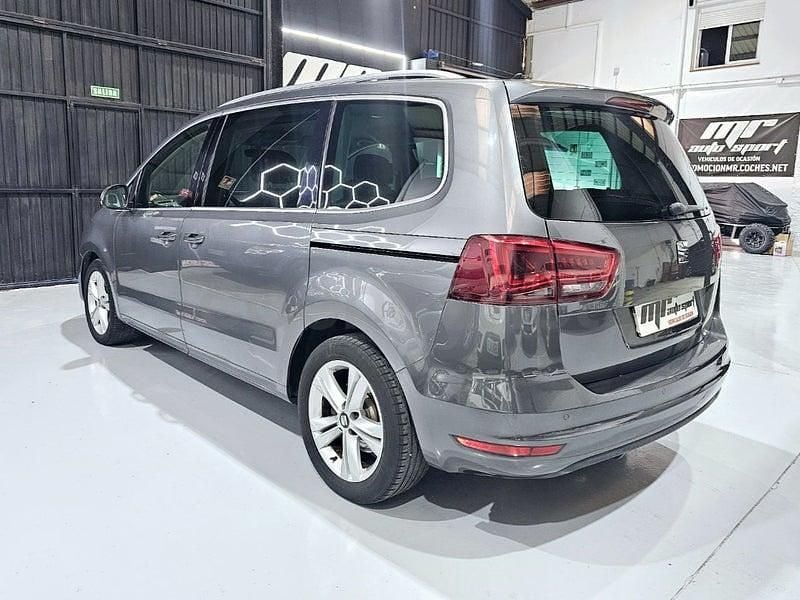 Usado Seat Alhambra Reference 150 CV (110 kW) 2018 Gris / plata Monovolumen