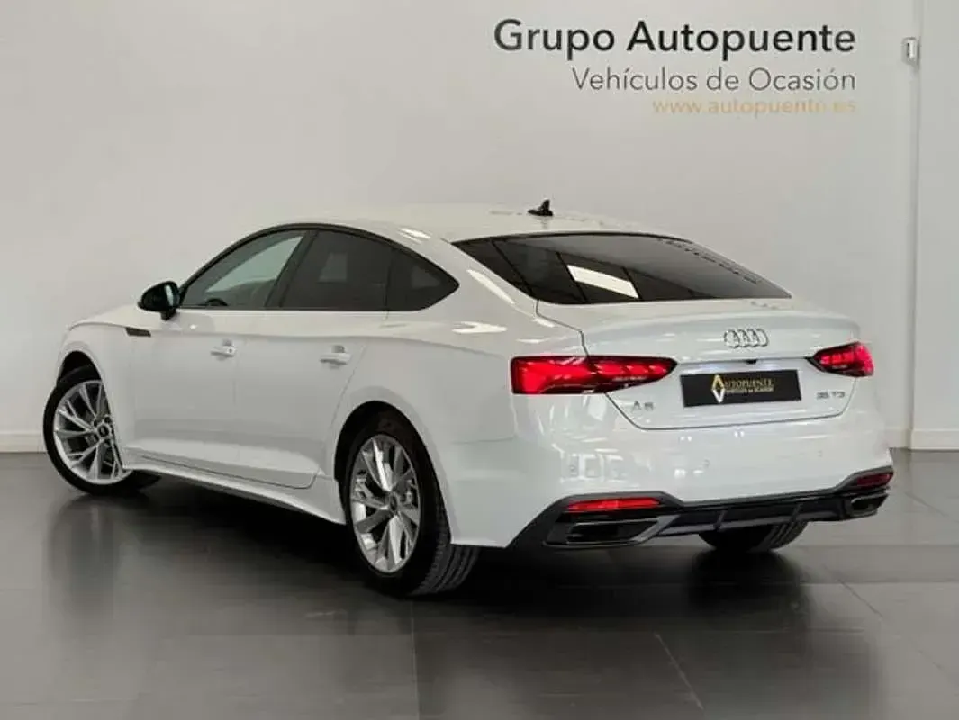 Usado Audi A5 Sportback Advanced 163 CV (119 kW) 2022 Blanco Utilitario